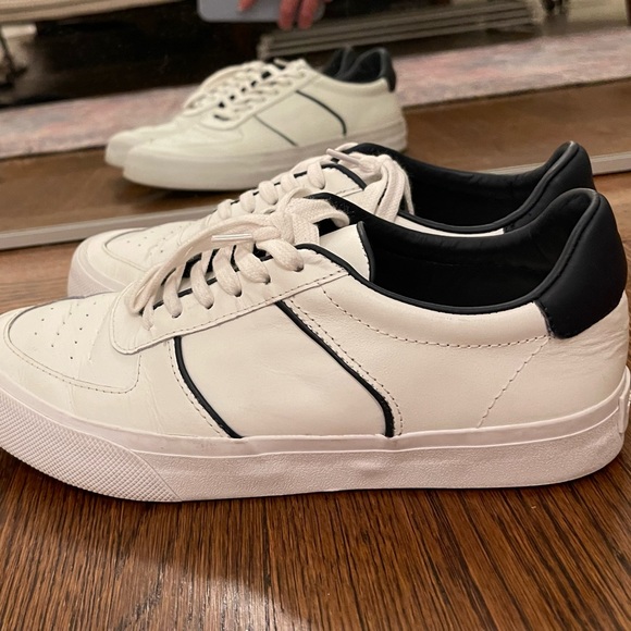 Reformation Harlow leather sneaker with Navy accent - Picture 2 of 4